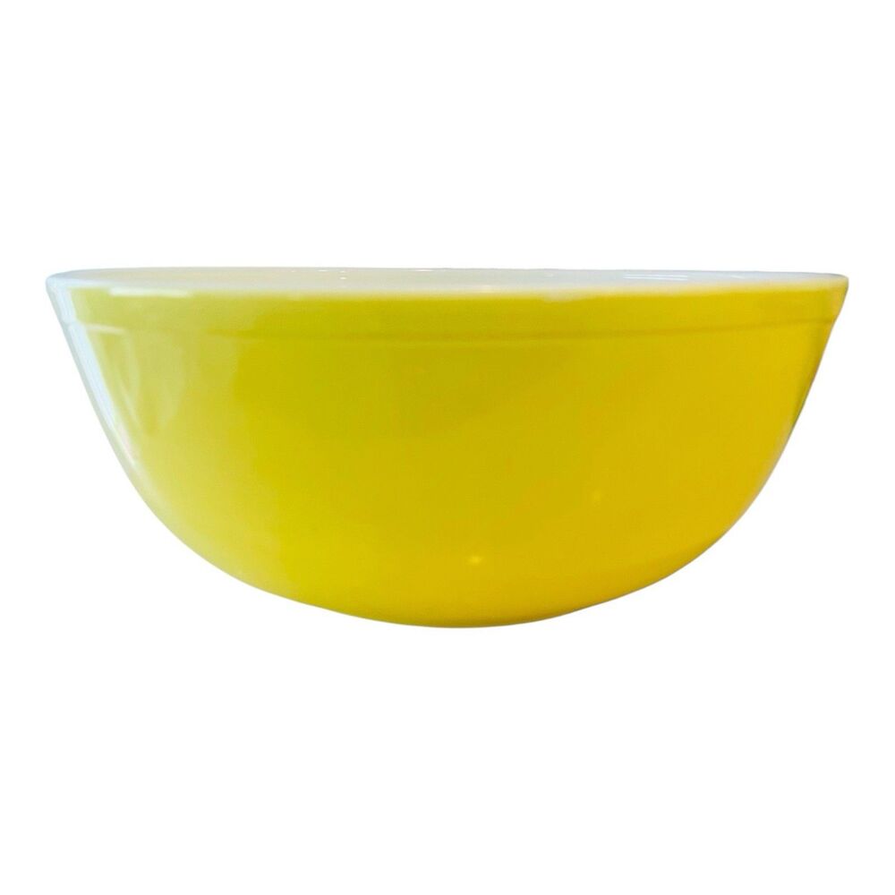 Pyrex #404 Yellow Nesting Mixing Bowl 4 Qt Vintage Primary Color